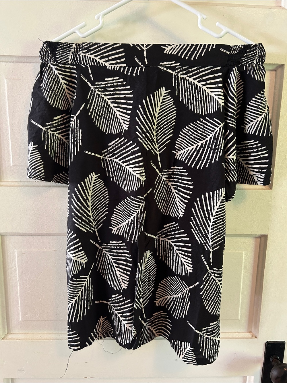 Hula Bay Black Off-Shoulder Hawaiian Leaf Print Shirt Blouse Sz S